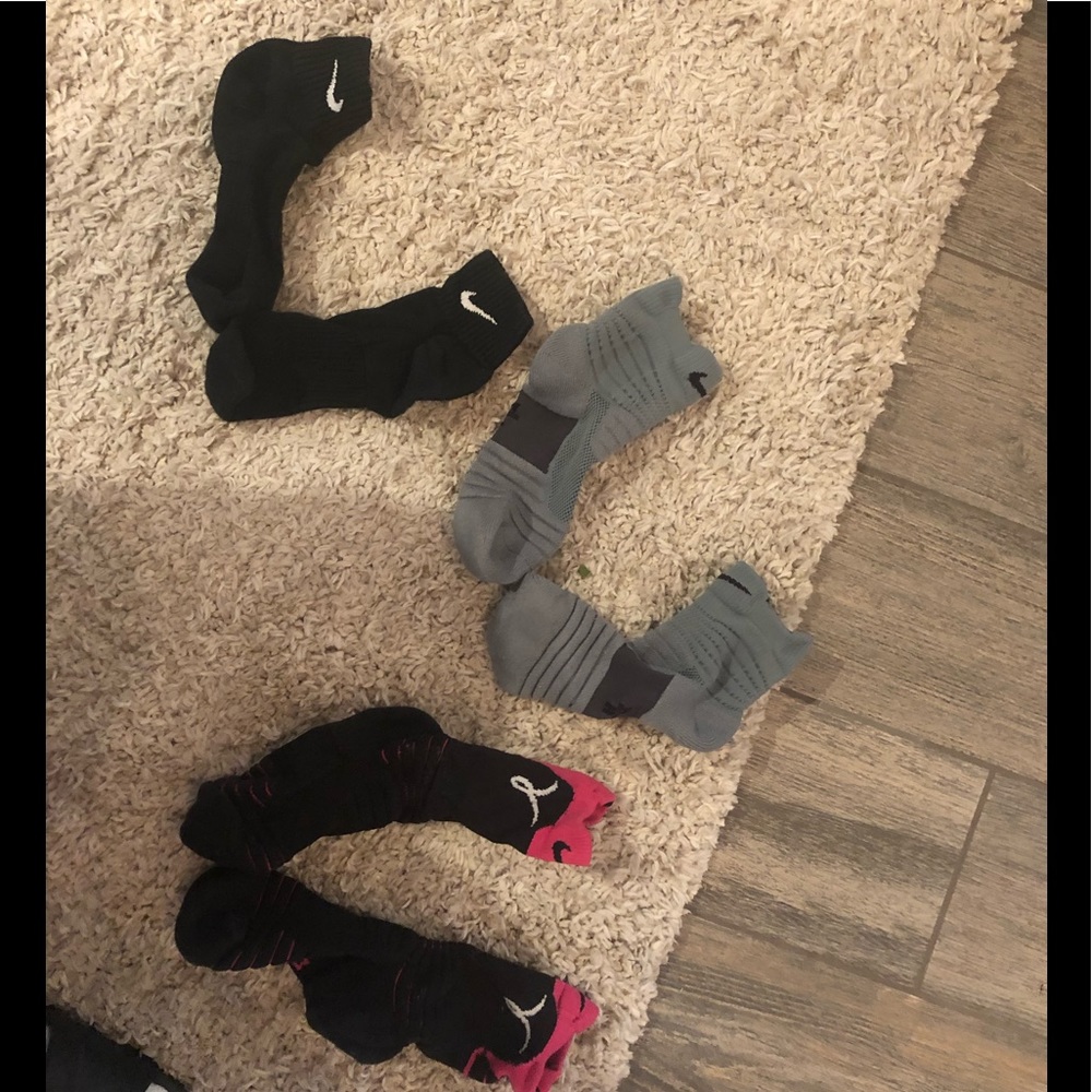 Nike Elite Socks 2 Pair Cancer Awareness Men’s Med